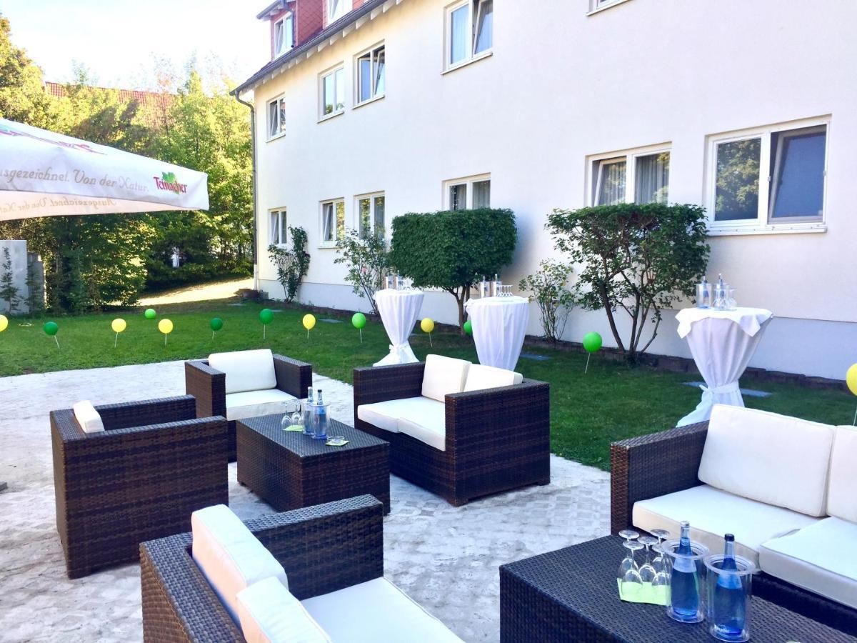 Hotel Ambiente Walldorf วัลล์ดอร์ฟ ภายนอก รูปภาพ