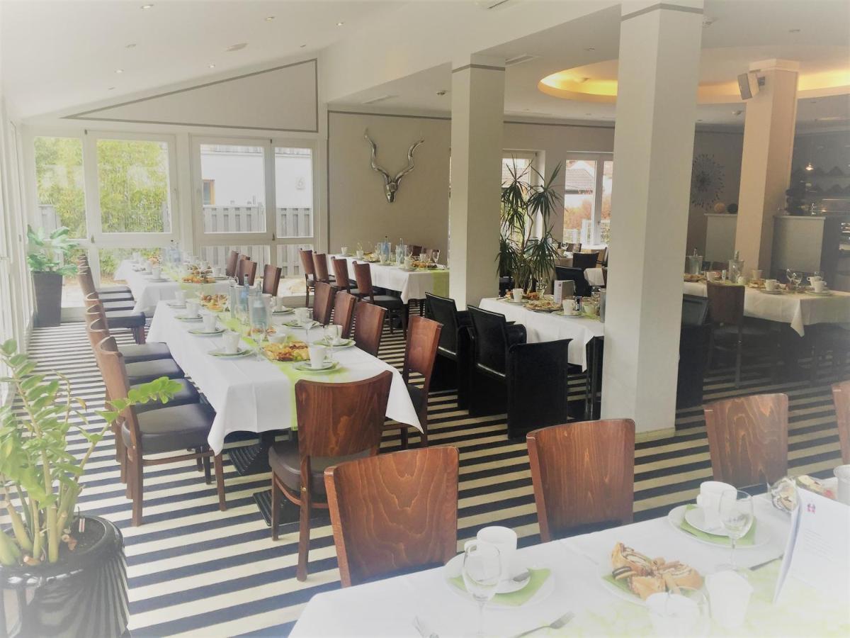 Hotel Ambiente Walldorf วัลล์ดอร์ฟ ภายนอก รูปภาพ