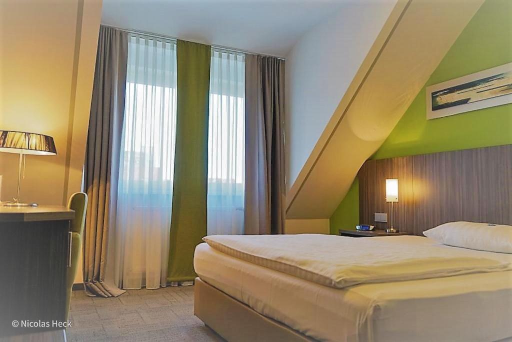 Hotel Ambiente Walldorf วัลล์ดอร์ฟ ภายนอก รูปภาพ