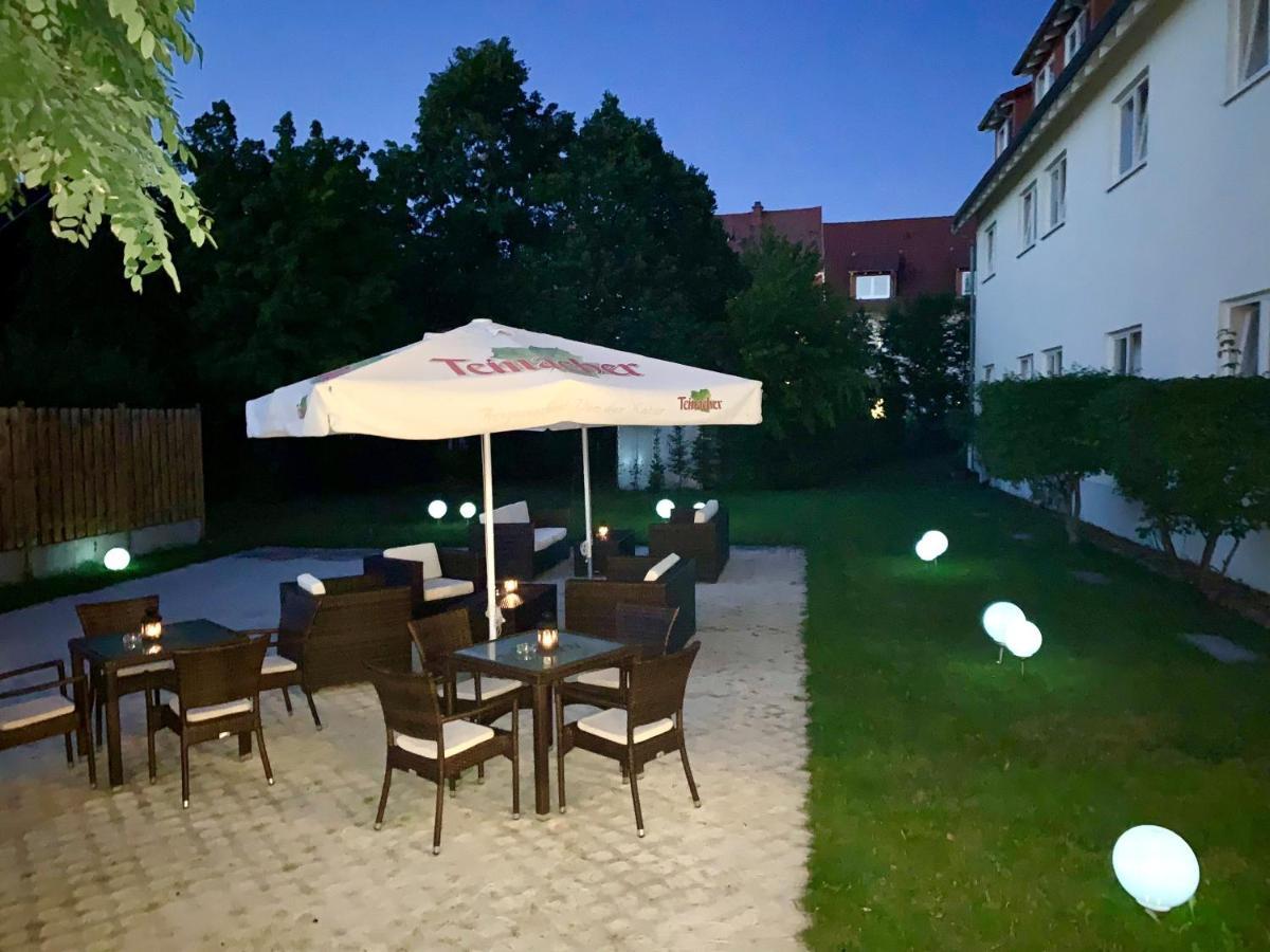 Hotel Ambiente Walldorf วัลล์ดอร์ฟ ภายนอก รูปภาพ