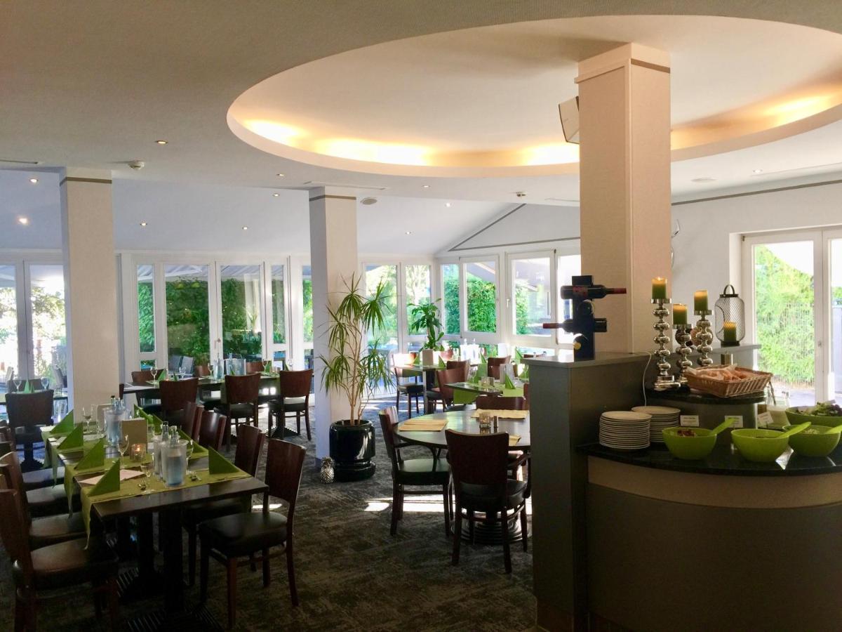 Hotel Ambiente Walldorf วัลล์ดอร์ฟ ภายนอก รูปภาพ