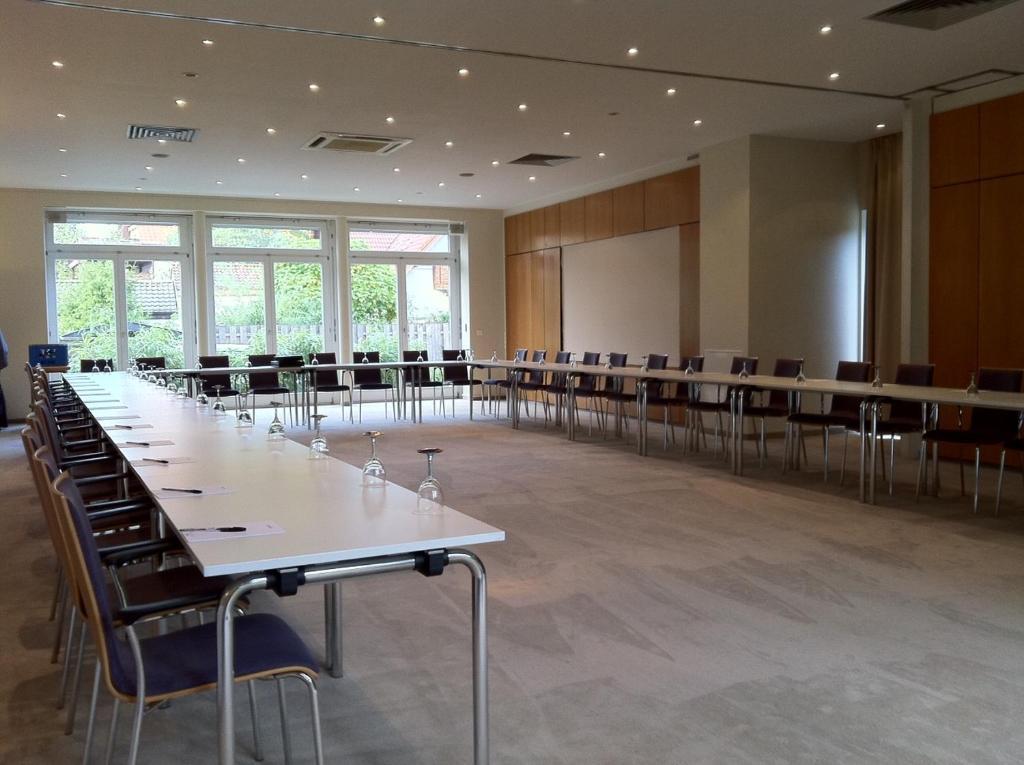 Hotel Ambiente Walldorf วัลล์ดอร์ฟ ภายนอก รูปภาพ